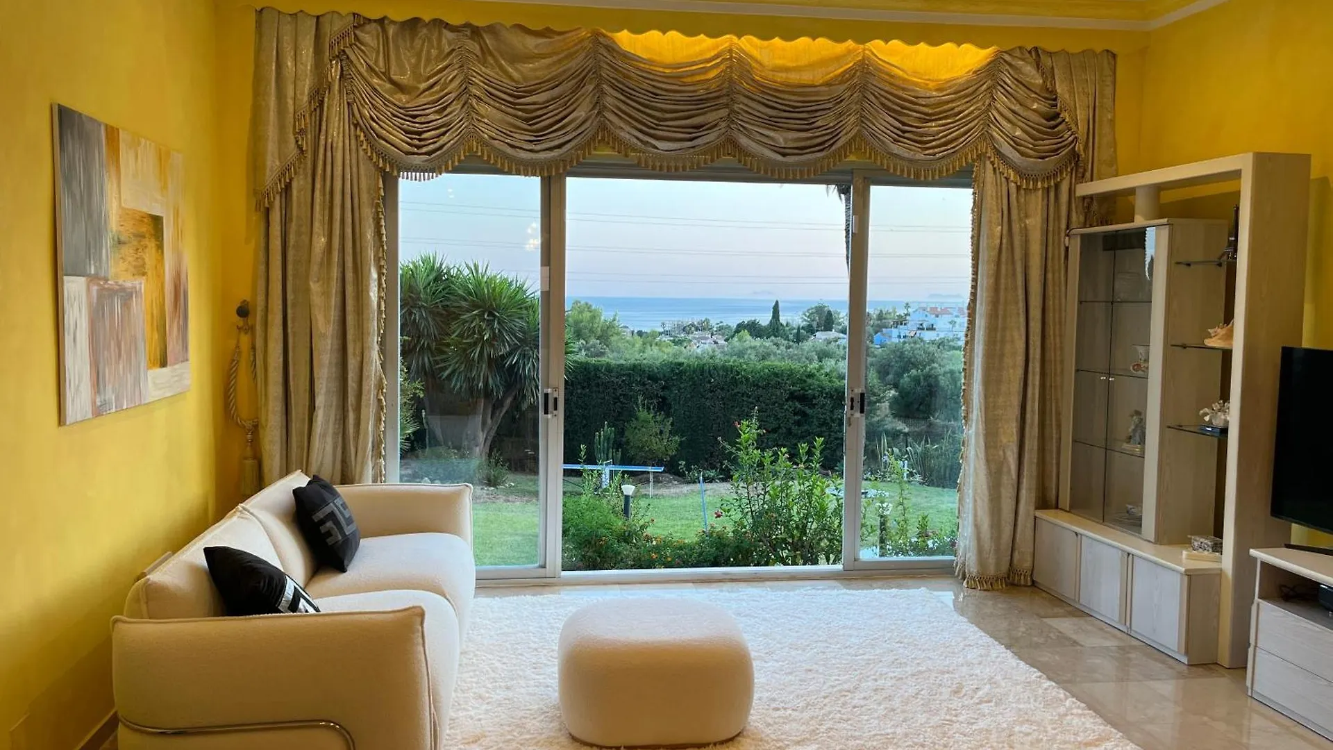 Luxurious Villa 6 Min From Beach With Sea Views Marbella Spain