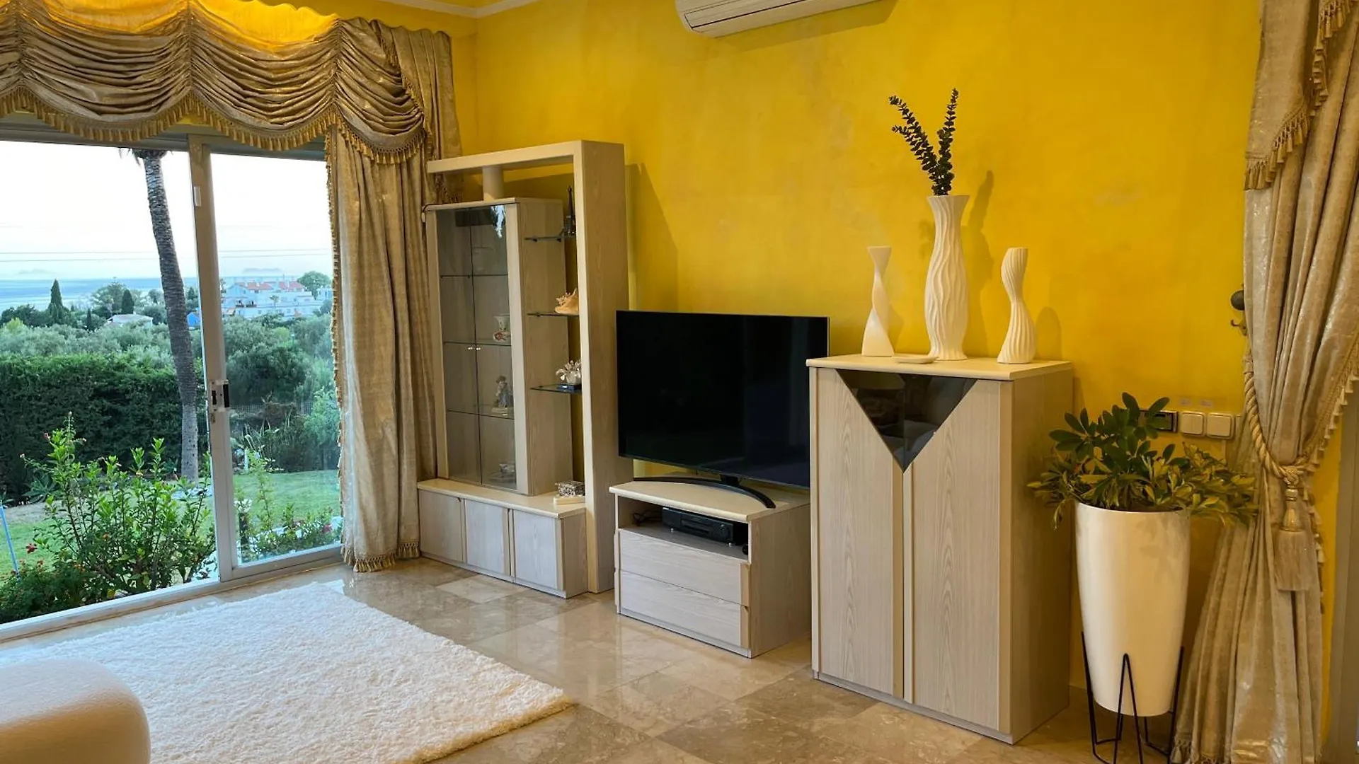 Luxurious Villa 6 Min From Beach With Sea Views Marbella