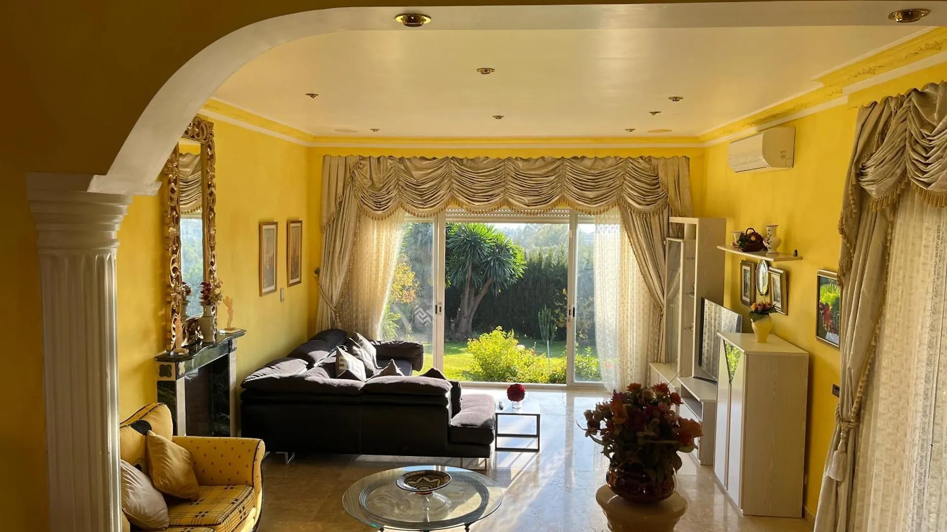 Luxurious Villa 6 Min From Beach With Sea Views Marbella