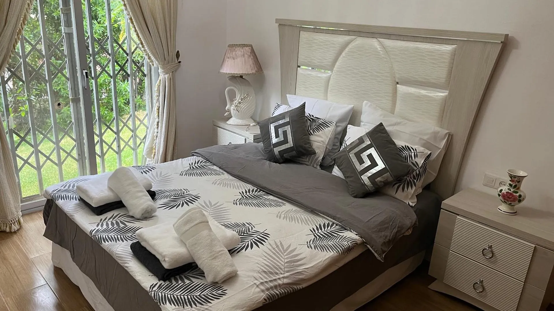 Luxurious Villa 6 Min From Beach With Sea Views Marbella
