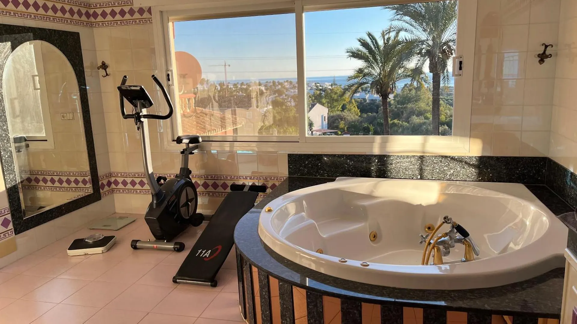 Luxurious Villa 6 Min From Beach With Sea Views Marbella Spain